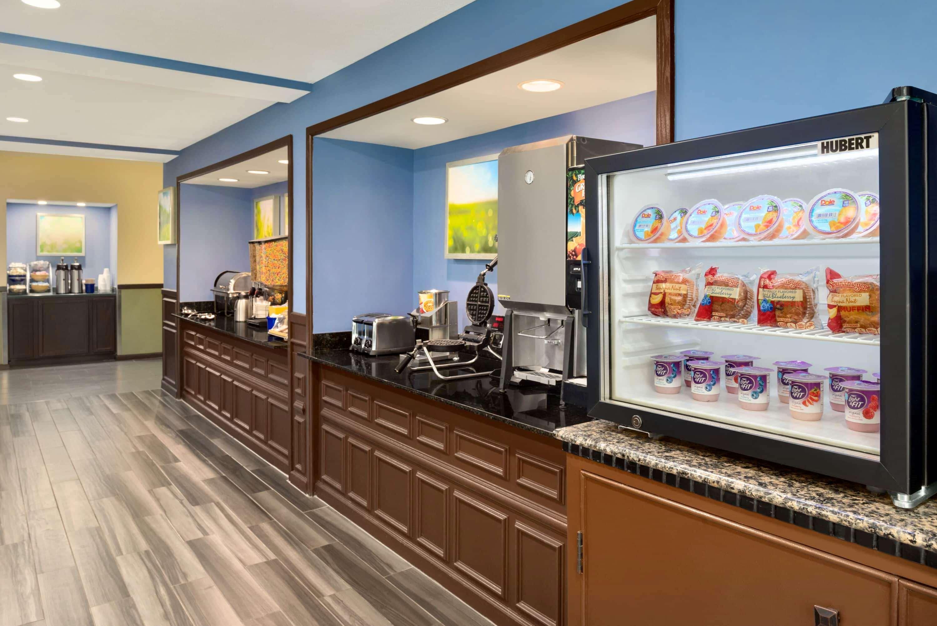 Days Inn & Suites By Wyndham Merrillville Zewnętrze zdjęcie