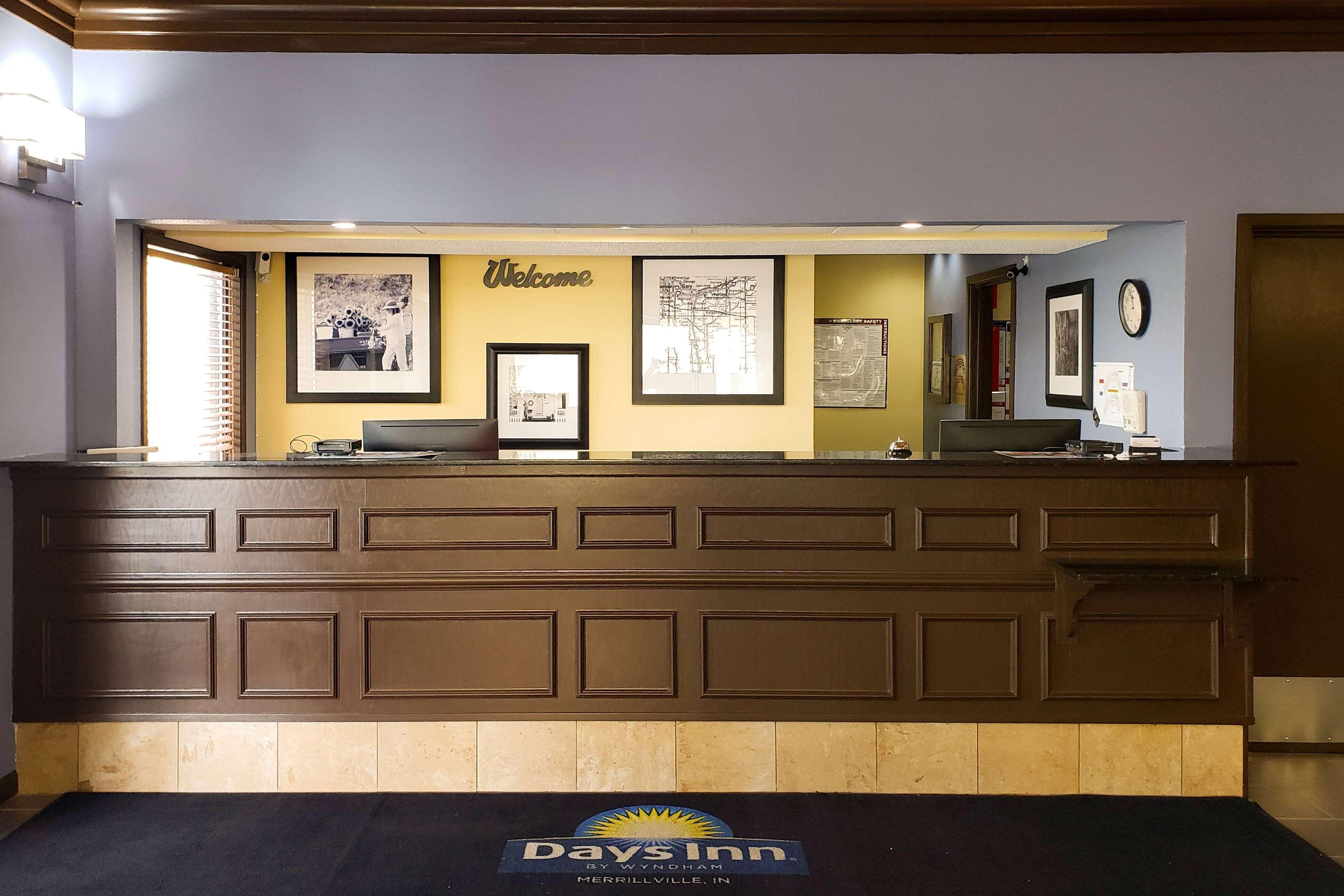 Days Inn & Suites By Wyndham Merrillville Zewnętrze zdjęcie