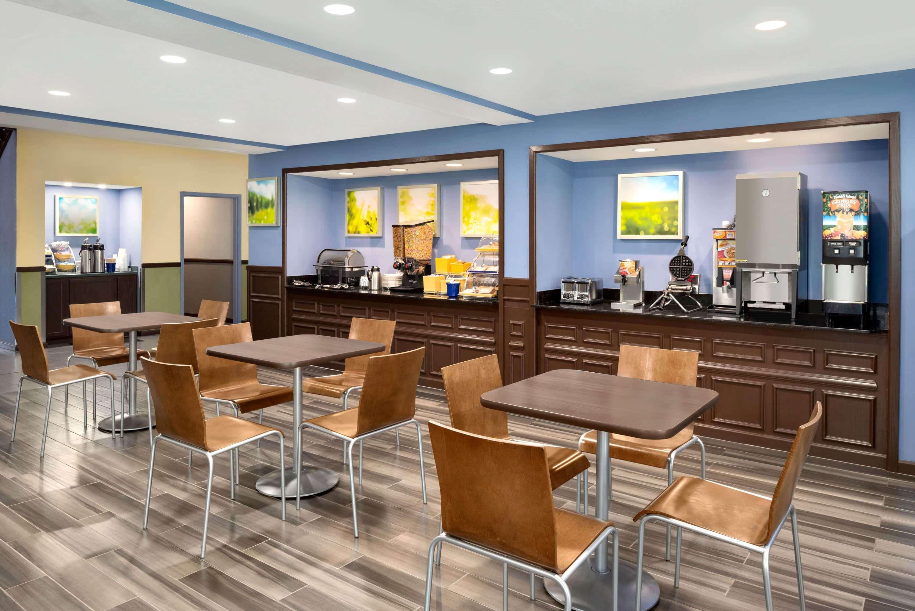 Days Inn & Suites By Wyndham Merrillville Zewnętrze zdjęcie